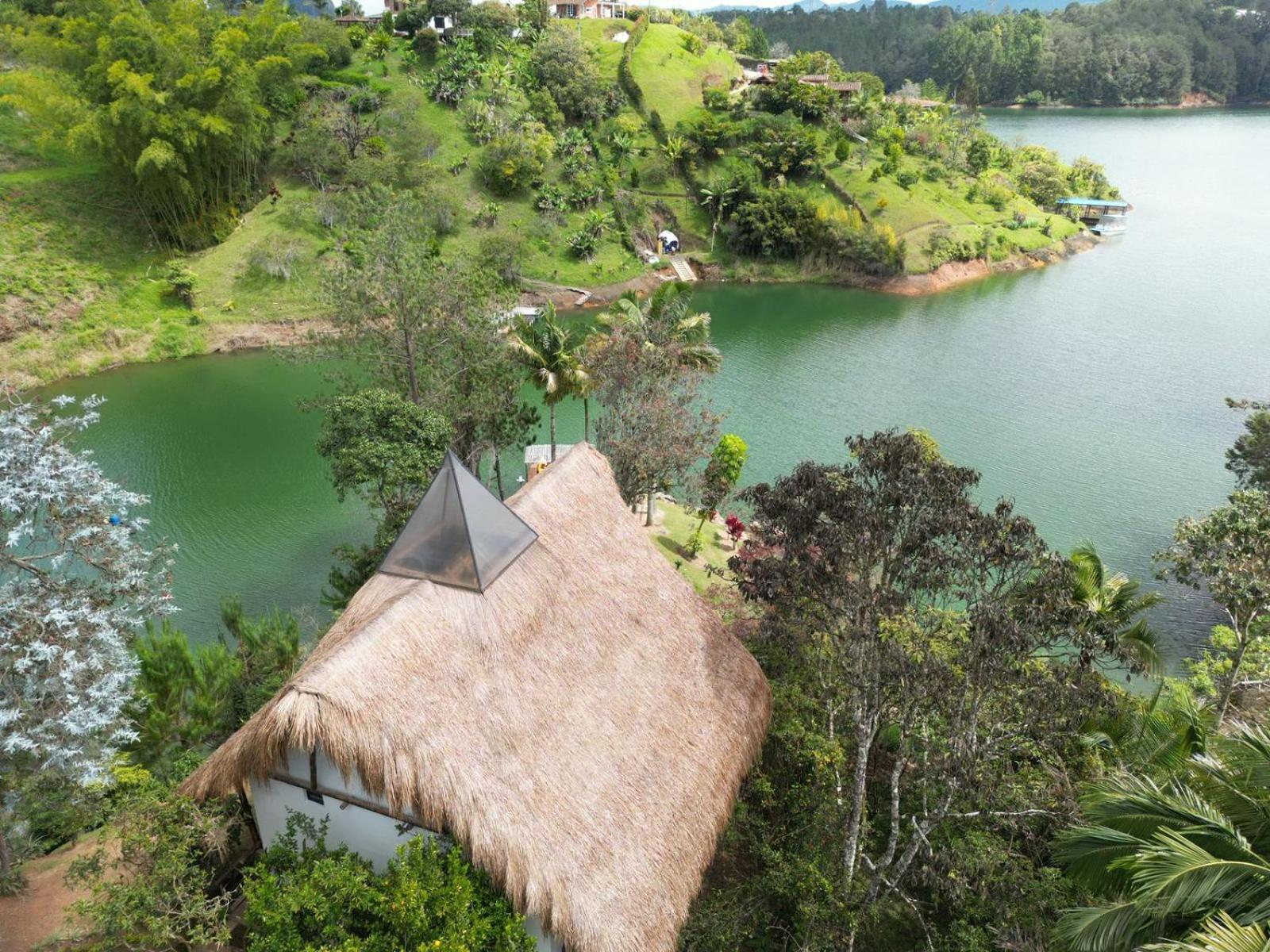 Ibuku Hotel Guatape - Chalets Eksteriør billede