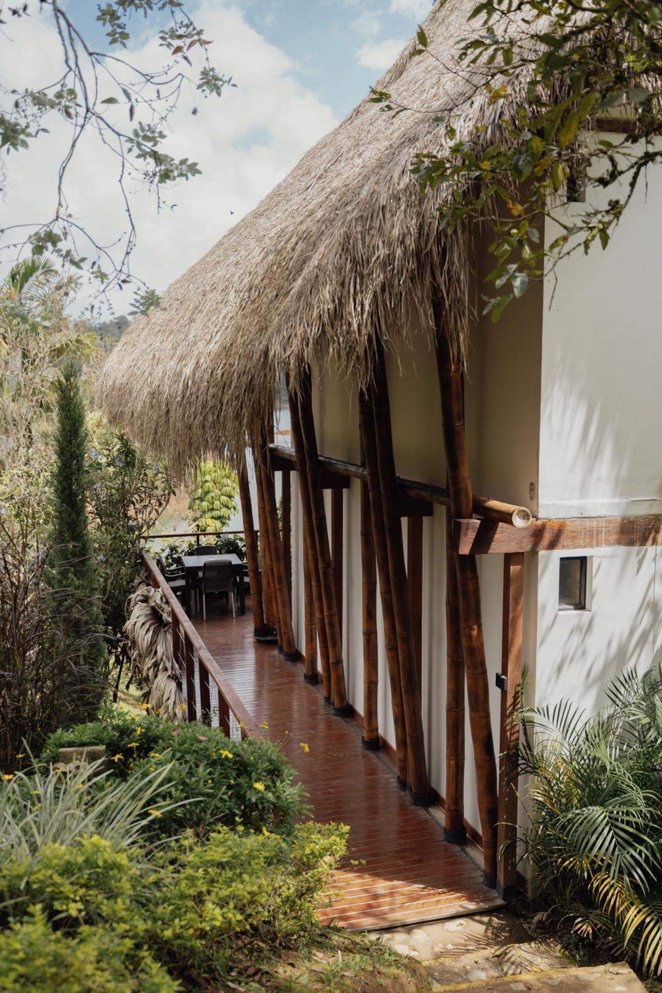 Ibuku Hotel Guatape - Chalets Eksteriør billede